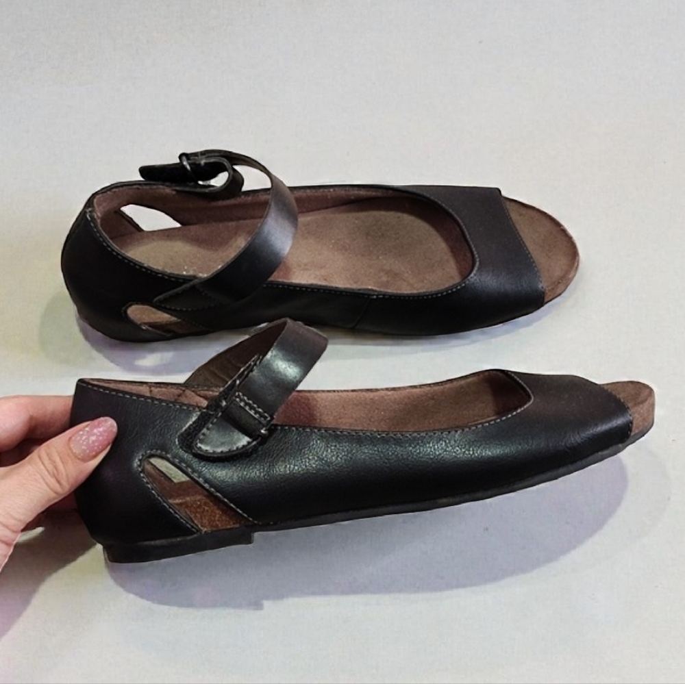 Natural Soul Women's Black Open-Toe Flats Size 7.5